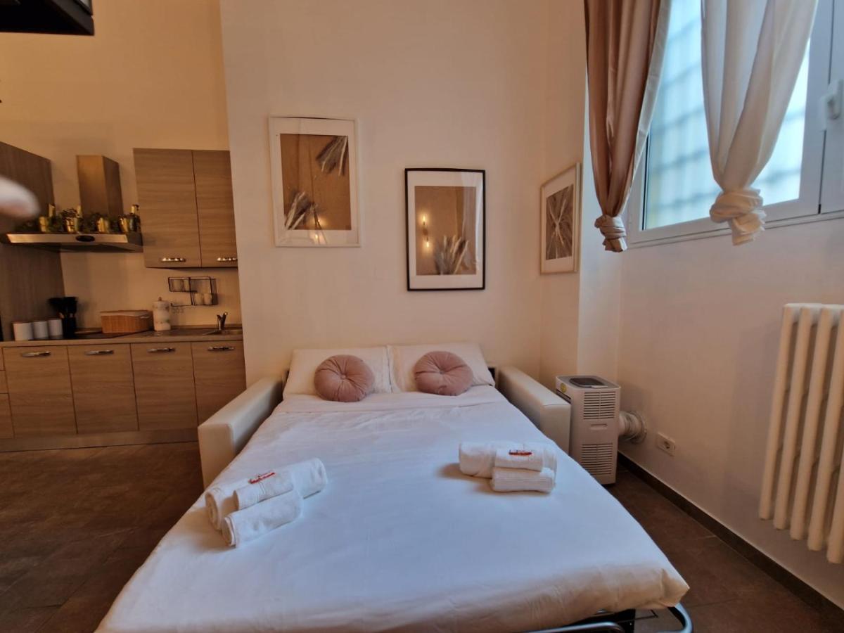 Regina Milano In Porta Romana 2 - Sky Tv, Wifi E Breakfast Box Apartment ภายนอก รูปภาพ