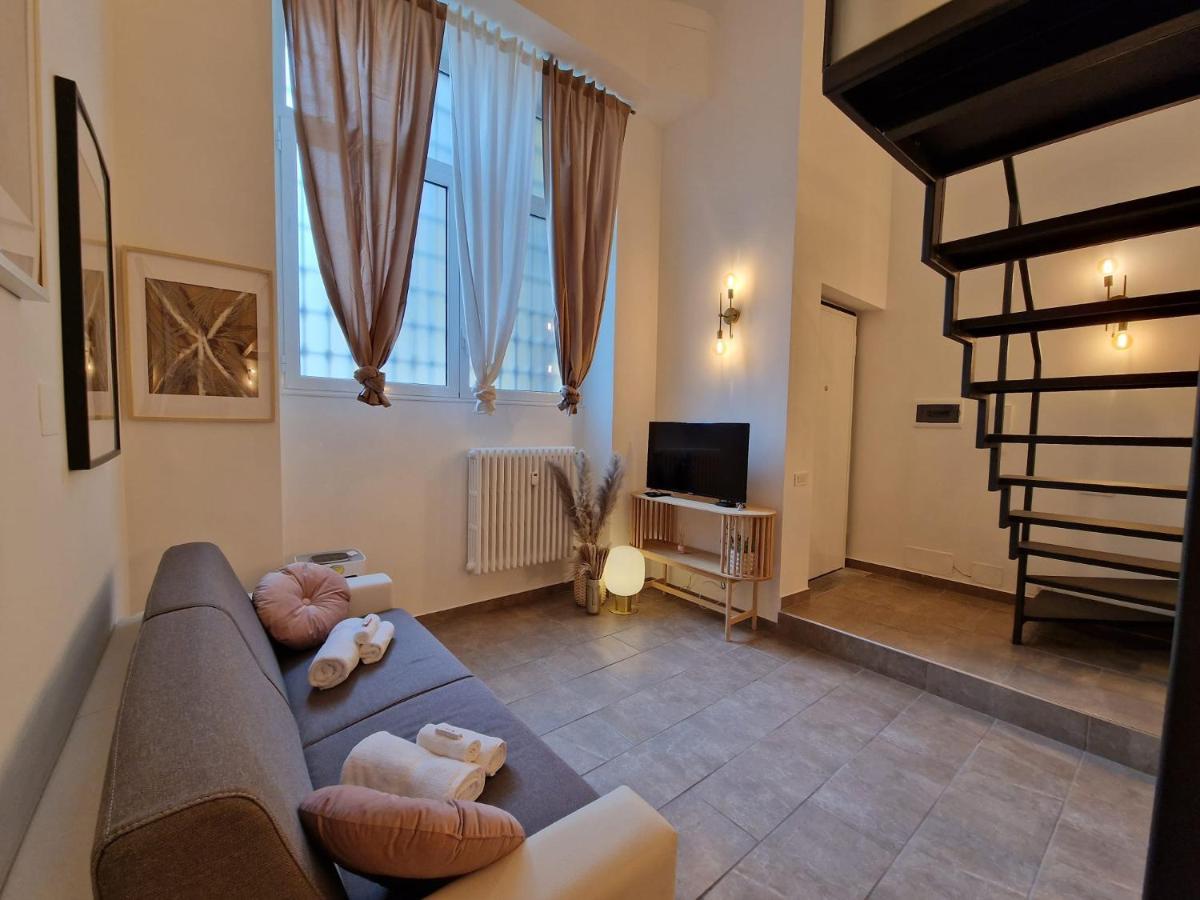 Regina Milano In Porta Romana 2 - Sky Tv, Wifi E Breakfast Box Apartment ภายนอก รูปภาพ