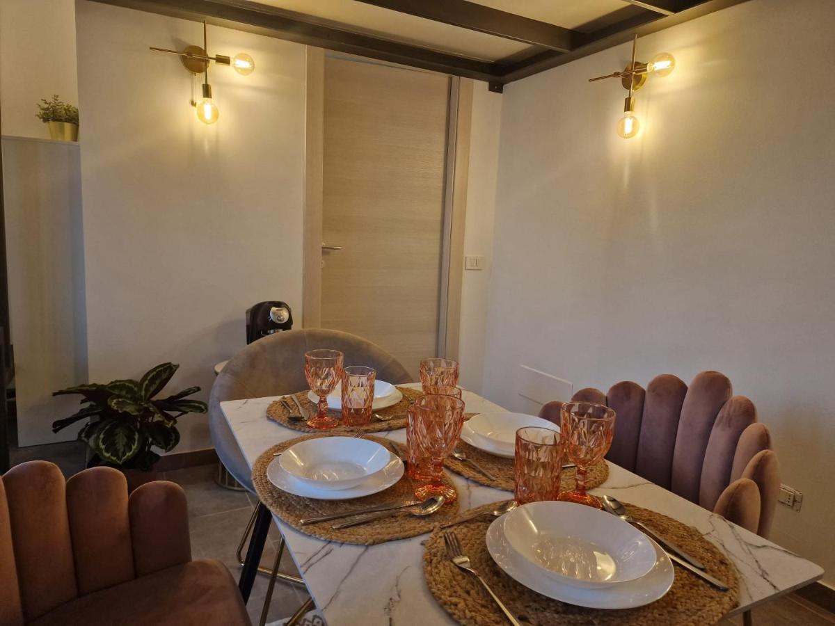 Regina Milano In Porta Romana 2 - Sky Tv, Wifi E Breakfast Box Apartment ภายนอก รูปภาพ