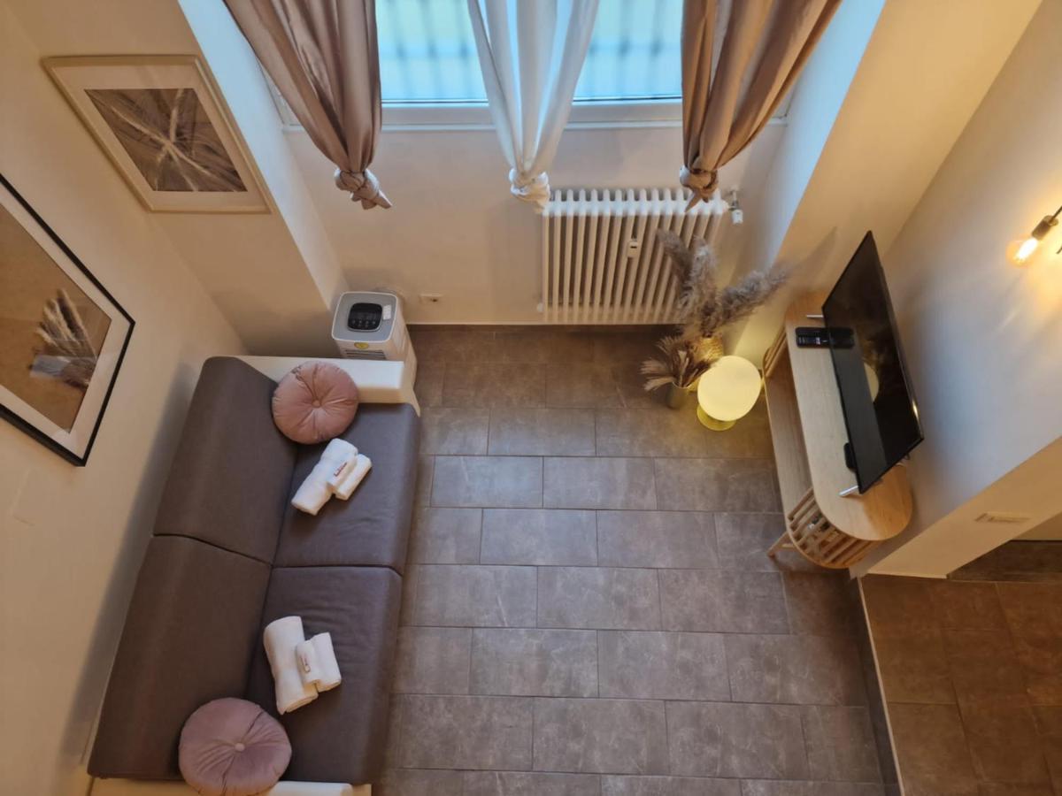 Regina Milano In Porta Romana 2 - Sky Tv, Wifi E Breakfast Box Apartment ภายนอก รูปภาพ