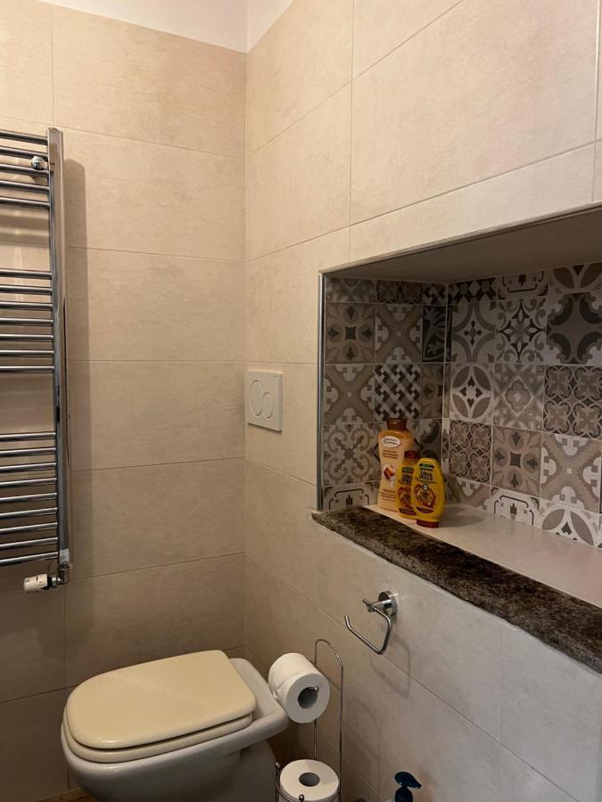 Regina Milano In Porta Romana 2 - Sky Tv, Wifi E Breakfast Box Apartment ภายนอก รูปภาพ