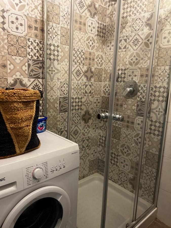 Regina Milano In Porta Romana 2 - Sky Tv, Wifi E Breakfast Box Apartment ภายนอก รูปภาพ