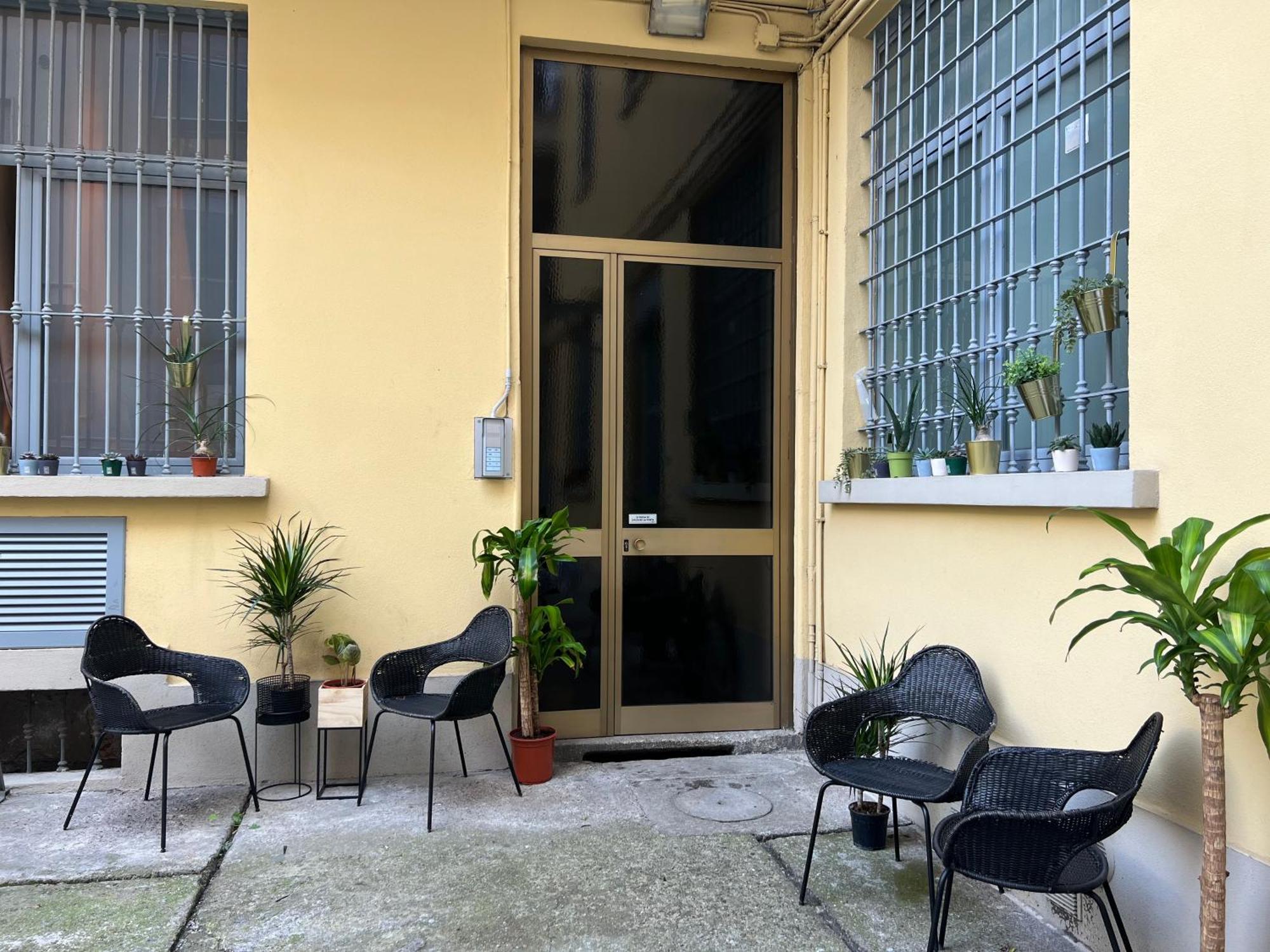 Regina Milano In Porta Romana 2 - Sky Tv, Wifi E Breakfast Box Apartment ภายนอก รูปภาพ